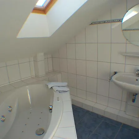 Apartamento Seepark _ Reetdachhaus